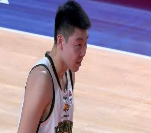 打的啥呀末节仅4分堪称耻辱，杨鸣无语了，王岚钦9中1正负值30