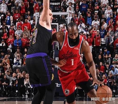 快船轻松过关三喜临门，主力得到休息时间，找回久违强悍防守