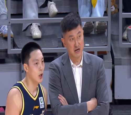 杜锋又看上一人广东队有望挖走2米08内线大杀器，曾是宏远苦主