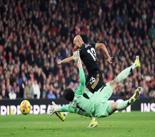 里程碑，姆伯莫打入英超生涯第50球