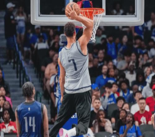 带着母亲遗愿战斗12年，交易添头成了队魂