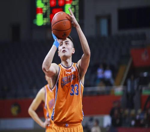 1句话惹祸！马布里爱徒被封杀，得罪辽宁教练，让位给郭艾伦老友