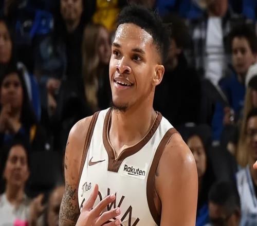 勇士大胜爵士！库里穆迪齐爆，5替补齐发挥，格林依然副作用！