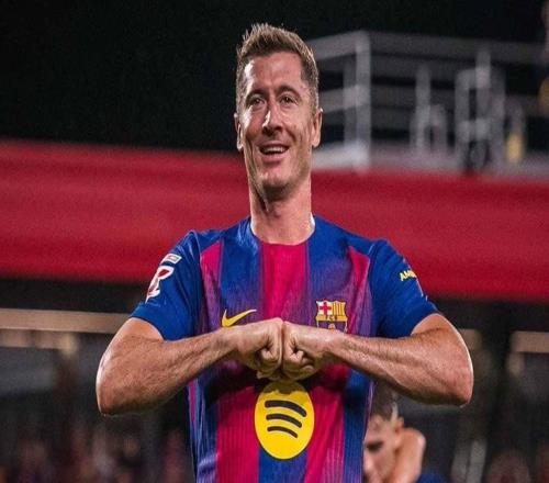 莱万欧冠小组赛联赛阶段打入73球，追平C罗并列历史第二