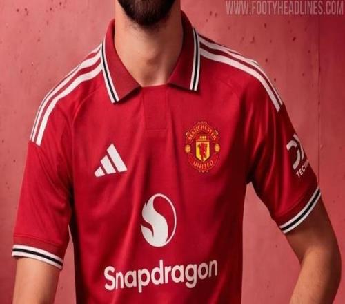 曼联新赛季球衣谍照：主场红、客场蓝、二客米白