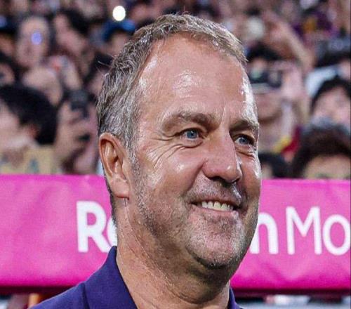 巴萨这回捡到宝啦！33场造23球，仅需3000欧，弗里克点钦