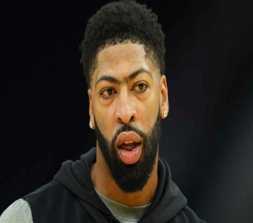 诺维茨基承认，他对将戴维斯送往奇才队的这笔交易并不十分满意