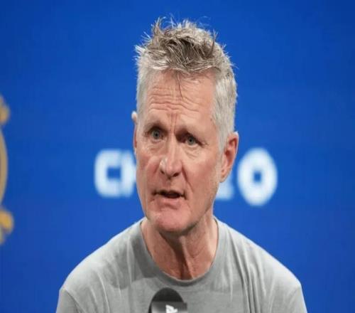 科尔真敢说啊！发布会直指不能对里弗斯伸手，但认可全队发挥！