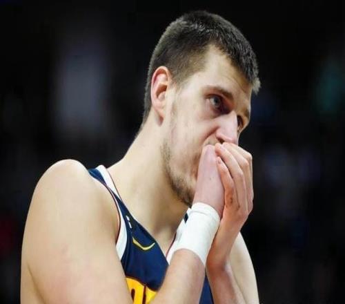 布泽利斯21分8板3助1断NBA公牛120136不敌掘金