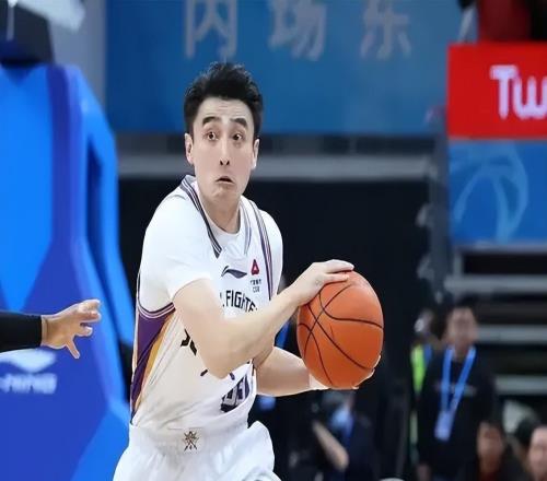 北控无缘四强发布会！张庆鹏不满防守提小将发挥，罗汉琛回应融入