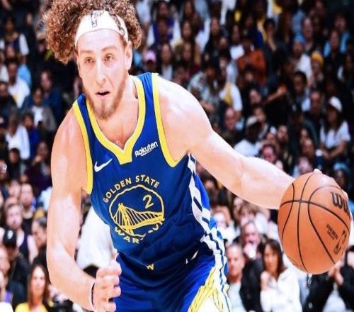 詹姆斯20+7+10+7失误，里夫斯哑火新援10分，湖人复仇勇士夺3连胜