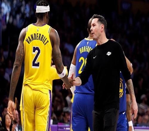 不只是一个防守大闸！湖人锋线大将甚至都找到了自己的手感