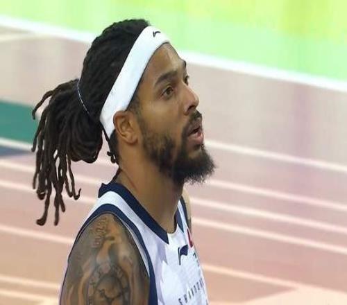 山东男篮输在哪鲁媒名记给出答案，矛头对准1人，邱彪该下手了