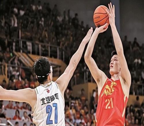 离谱！教练缺席、核心休战，残阵竟轰48分神迹