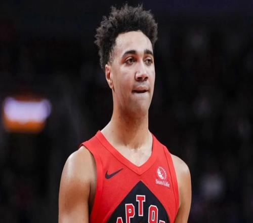 首秀惊艳！4投砸出10+10+1+1+1！他或许真被勇士耽搁了