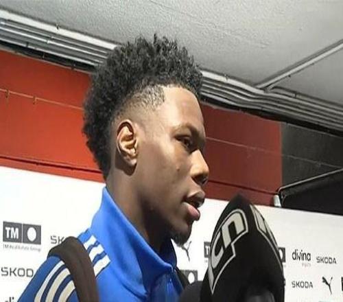 楚阿梅尼：在平图斯训练下体能有没有改善我有看法但不能说