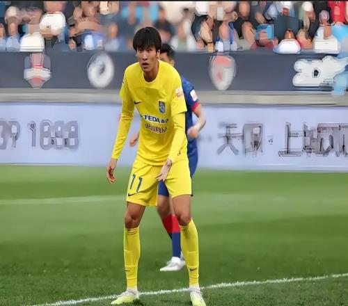 武汉三镇中卫位置完成一笔续约，曾是中超冠军队主力，值得期待