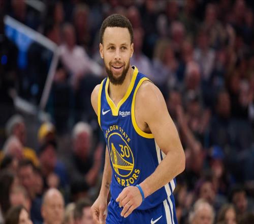 库里还是厚道人呐，与詹杜合体或成绝唱，科尔透露右膝恢复情况