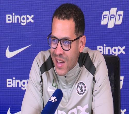 罗塞尼尔：球员夸我是好事，但他们多半只是想留在队里