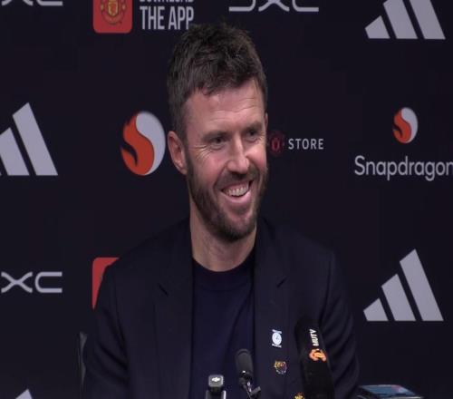 卡里克：有球迷等着理发这事儿是挺逗的，但我不会拿来动员