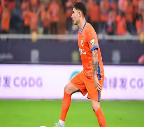 昔日西甲铁卫在新东家惨遭无视，泰山队及时止损，做了最明智决定