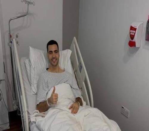 梅里诺晒完成手术照：感谢大家的关爱，让我更有动力面对挑战