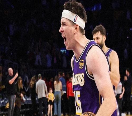 里夫斯仅3罚仍遭喷故意碰瓷！下半场7中1成罪人湖蜜炮轰防守稀烂