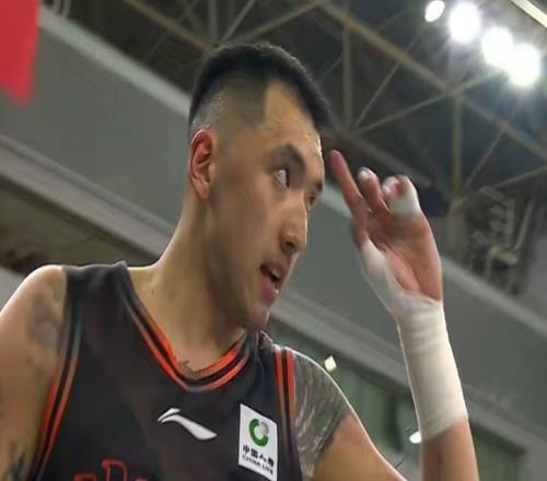 CBA俱乐部杯山东男篮夺得季军，新外援首秀17+14，末节赢21分