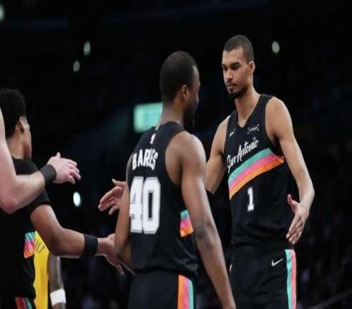 NBA文班亚马30分钟内轰出40分，比肩哈登、恩比德