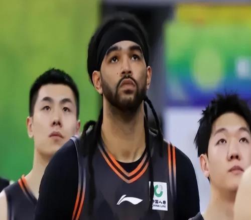 胜广厦媒体采访！邱彪满意琼斯首秀，点赞王证谢智杰，谈情绪爆发