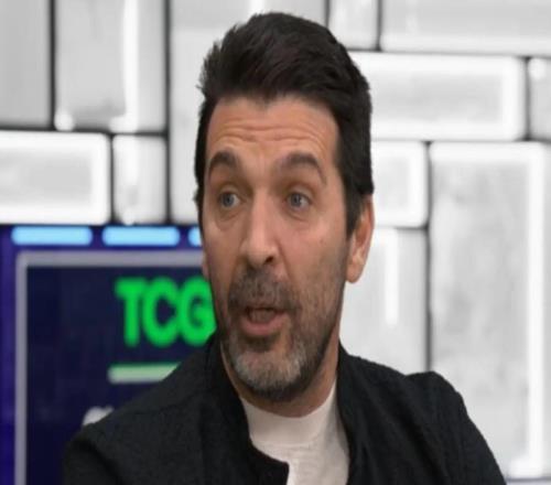 布冯：我珍藏了很多球衣，如C罗倒钩、15年欧冠决赛梅西球衣