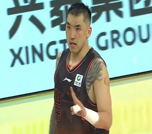 荣获季军！山东男篮21分大胜广厦，琼斯首秀17+14陶汉林12+6