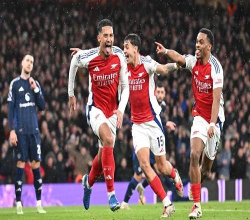 萨利巴：庆祝时踢角旗杆不是不满，看到它时会忍不住想踢一脚