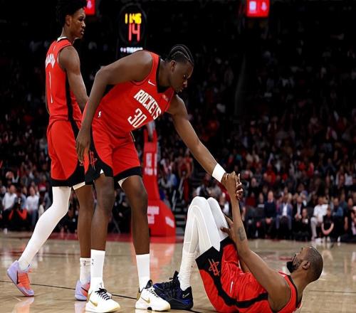 下滑实在是太明显了！火箭替补中锋真的不适合长时间留在场上