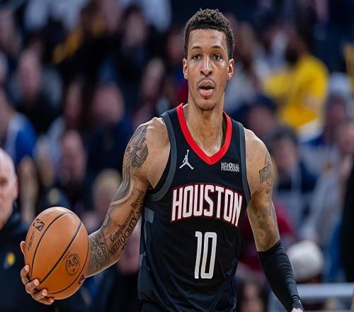 第一节就拿下9分，结果火箭锋线新星在后三节加起来只得到了4分