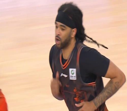 琼斯豪取两双！高速男篮97：76广厦，获俱乐部杯季军