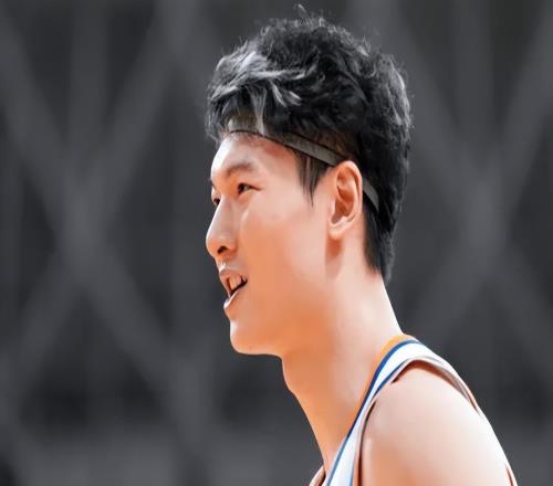 上海大胜山西夺冠！刘铮+3内齐爆，偰李永炜双能卫，山西78中32！