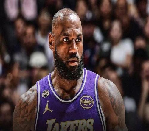 队友被禁赛+起诉！詹姆斯彻底放弃了...