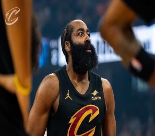 哈登骑士主场首秀只进1球疯狂喂饼助队友创新高