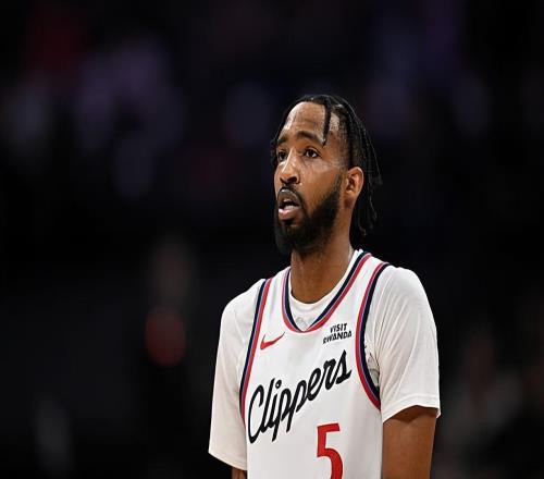 锋线大将的特点完全没有发挥出来，快船还是缺少一名合格的组织者