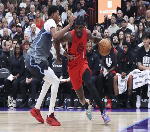 杨瀚森2分大根23+18！开拓者赢爵士！诞生4大现实霍勒迪宝刀未老