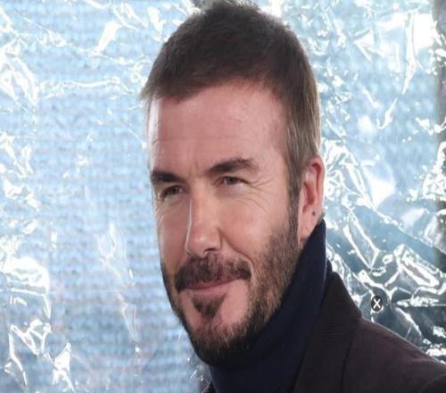 小贝：回看C罗的职业生涯堪称非凡，他真的太了不起了