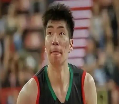 余嘉豪西乙狂砍27分12板！篮下单打无解，下赛季该进西甲了！