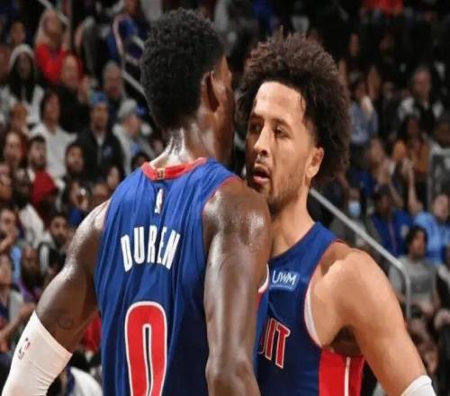 谁敢信两年前28连败的鱼腩，现在是联盟第一了！