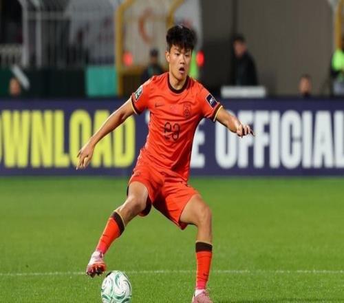 1170万加盟中超冠军！20岁后卫西协丙无球可踢，回国1年直接起飞