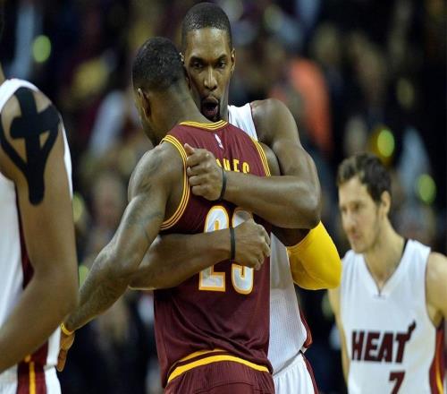 很生气，克里斯波什谈詹姆斯在最后一刻才发短信告知离开热火