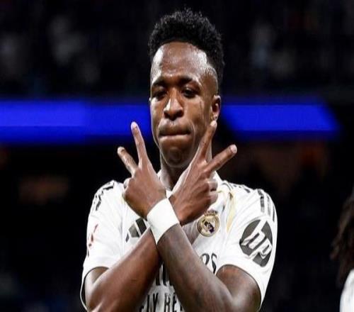 世体：维尼修斯的第一个点球有争议，第二个是假摔