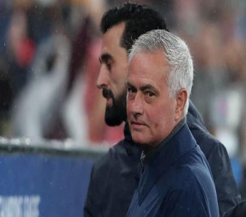 阿斯：穆帅赛季末离队不用支付违约金他心里依然牵挂皇马