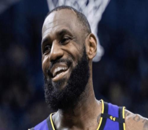 A史密斯：真正想毁掉扣篮大赛的人是詹姆斯，他从未满足期待参赛