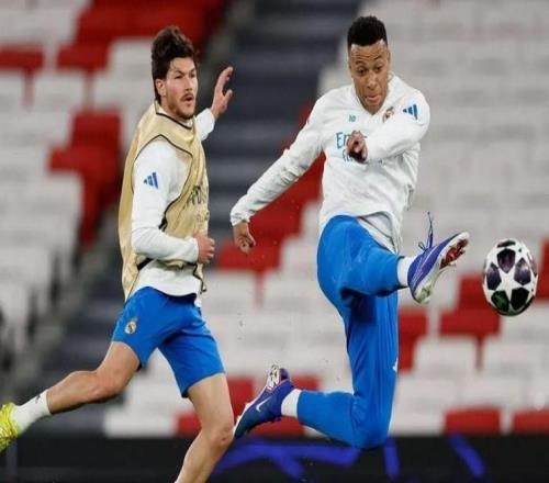 世体：皇马在光明球场进行训练，姆巴佩确认身体状态可以首发